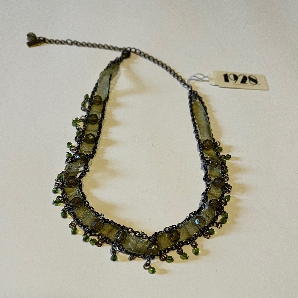 1928 green choker necklace